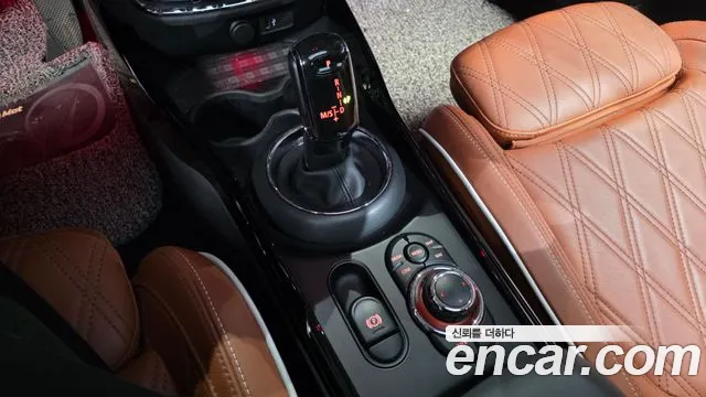 MINI Clubman 2022 thumb 9