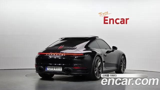 Porsche 911 2023 thumb 2