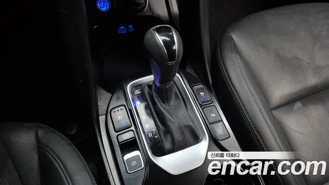 Hyundai Santa Fe 2017 thumb 8