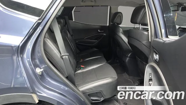 Hyundai Santa Fe 2017 thumb 10