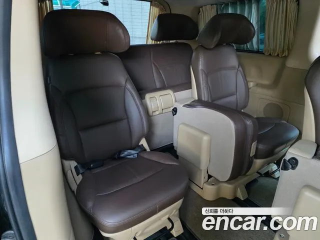 Hyundai Starex 2015 thumb 10