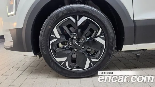 Kia Niro 2023 thumb 4