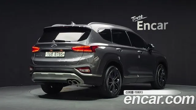 Hyundai Santa Fe 2018 thumb 2