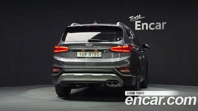 Hyundai Santa Fe 2018 thumb 4
