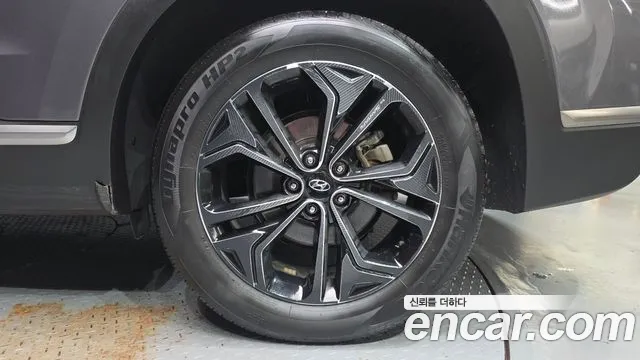 Hyundai Santa Fe 2018 thumb 5