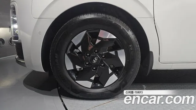Hyundai Staria 2026 thumb 4