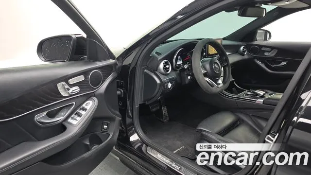 Mercedes-Benz C-Класс 2017 thumb 9
