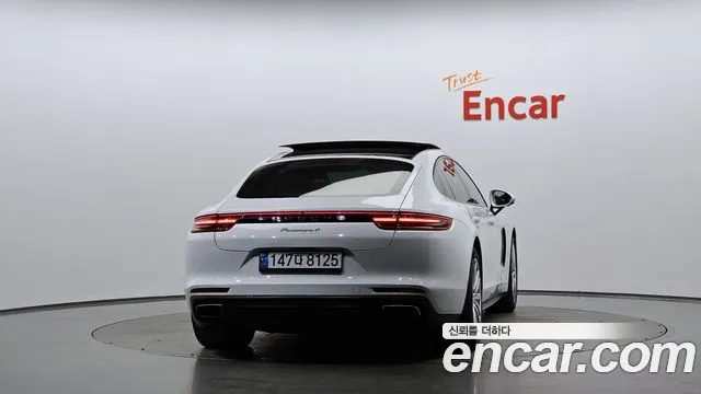 Porsche Panamera 2018 thumb 3