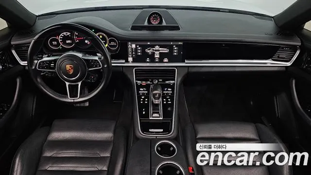 Porsche Panamera 2018 thumb 6
