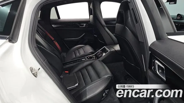 Porsche Panamera 2018 thumb 11
