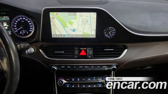 Hyundai Grandeur 2017 thumb 12