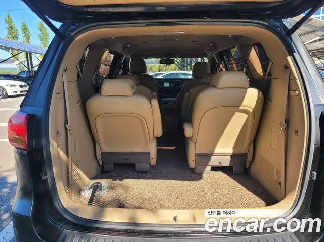 Kia Carnival 2015 thumb 7
