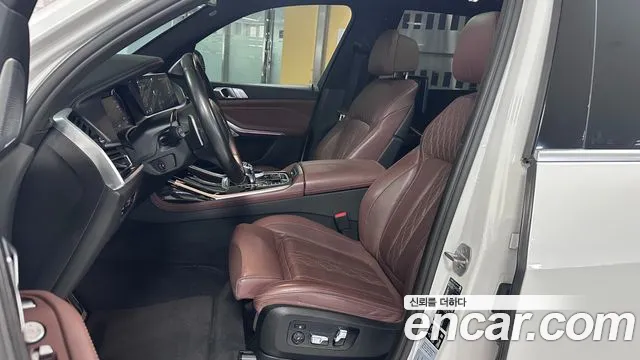 BMW X7 2021 thumb 10