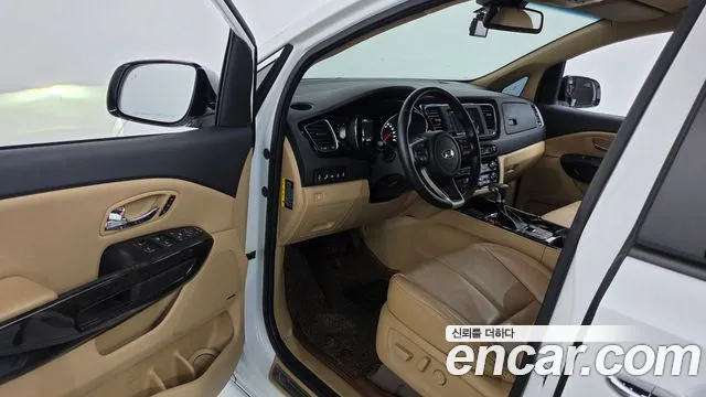 Kia Carnival 2019 thumb 10