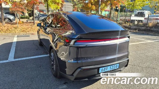 Tesla Model Y 2026 thumb 4