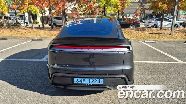 Tesla Model Y 2026 thumb 5
