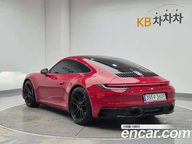 Porsche 911 2023 thumb 2