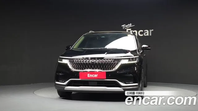 Kia Carnival 2023 thumb 3