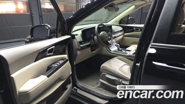 Kia Carnival 2023 thumb 10