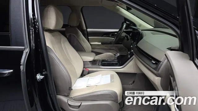 Kia Carnival 2023 thumb 11