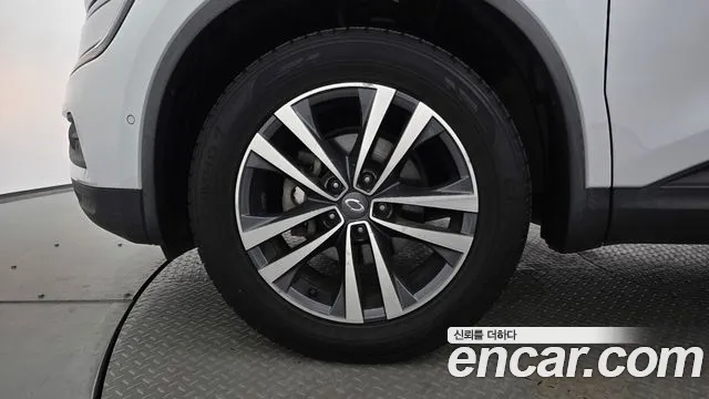 Renault-KoreaSamsung Koleos 2018 thumb 5