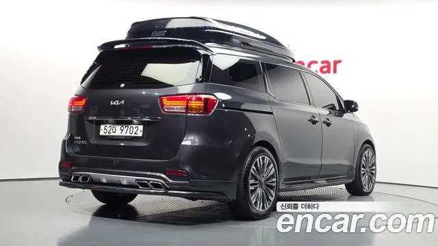 Kia Carnival 2017 thumb 2