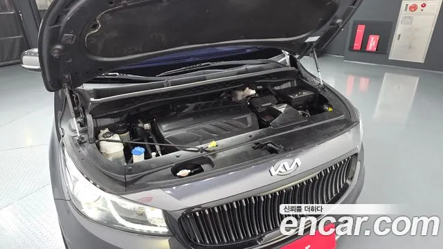 Kia Carnival 2017 thumb 6
