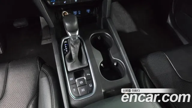 Hyundai Santa Fe 2018 thumb 9