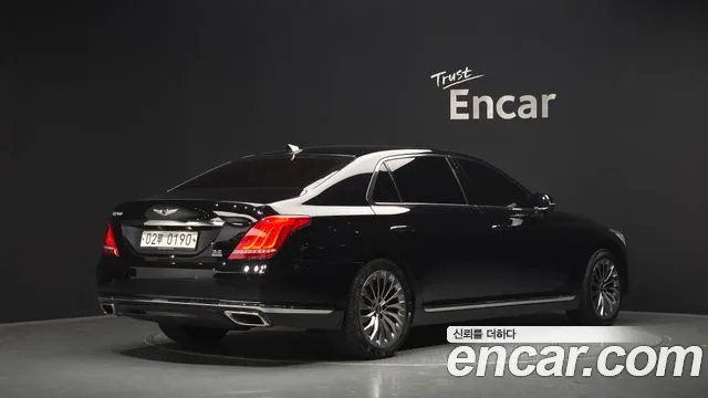 Genesis G90 2016 thumb 2