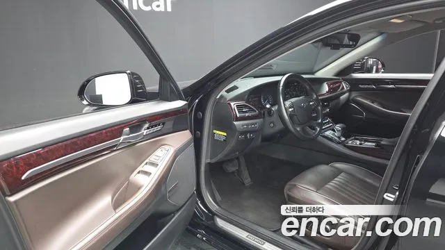 Genesis G90 2016 thumb 10