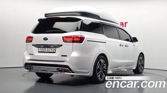 Kia Carnival 2016 thumb 2