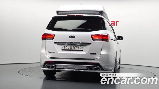 Kia Carnival 2016 thumb 4