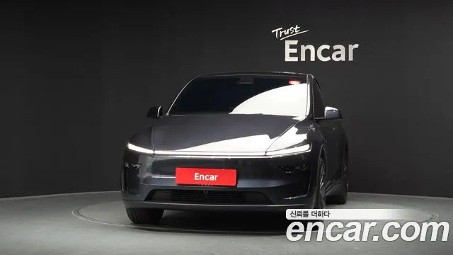 Tesla Model Y 2026 thumb 3