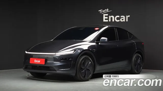 Tesla Model Y 2026 thumb 12