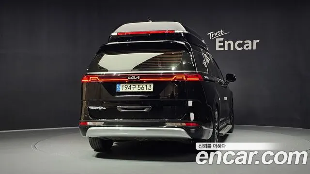 Kia Carnival 2021 thumb 4