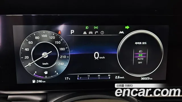 Kia Carnival 2021 thumb 8