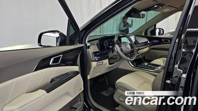 Kia Carnival 2021 thumb 10