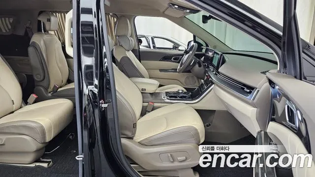 Kia Carnival 2021 thumb 11