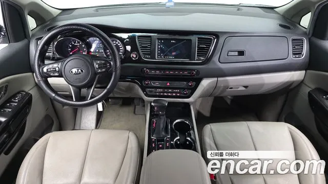 Kia Carnival 2018 thumb 6