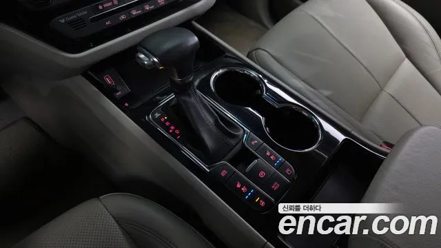 Kia Carnival 2018 thumb 8
