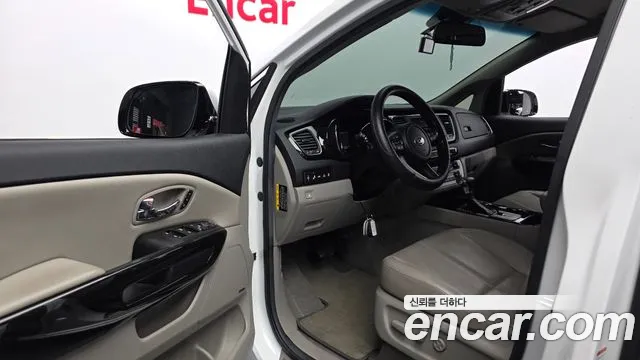 Kia Carnival 2018 thumb 9