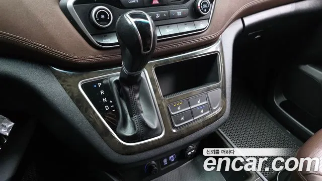 Hyundai Starex 2019 thumb 9
