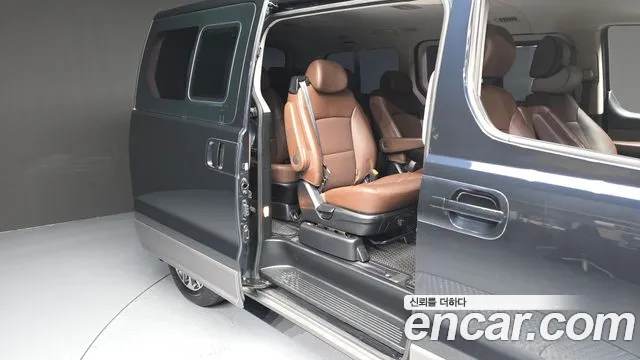Hyundai Starex 2019 thumb 12