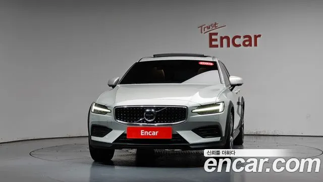 Volvo V60 2020 thumb 2