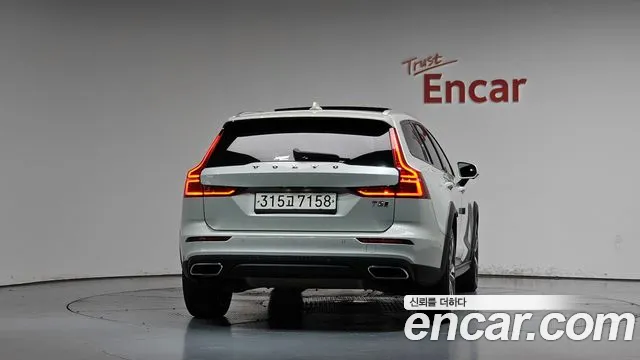 Volvo V60 2020 thumb 3