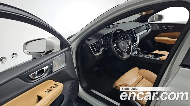 Volvo V60 2020 thumb 9