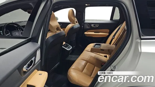 Volvo V60 2020 thumb 11
