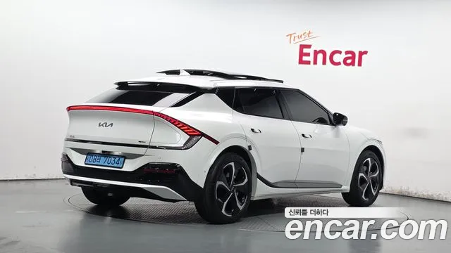 Kia EV6 2023 thumb 2