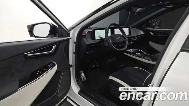 Kia EV6 2023 thumb 10