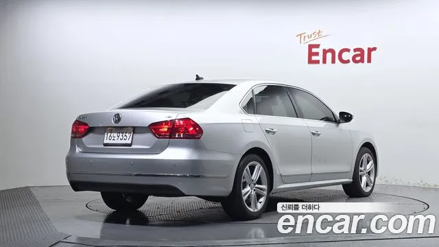 Volkswagen Passat (North America and China) 2013 thumb 2